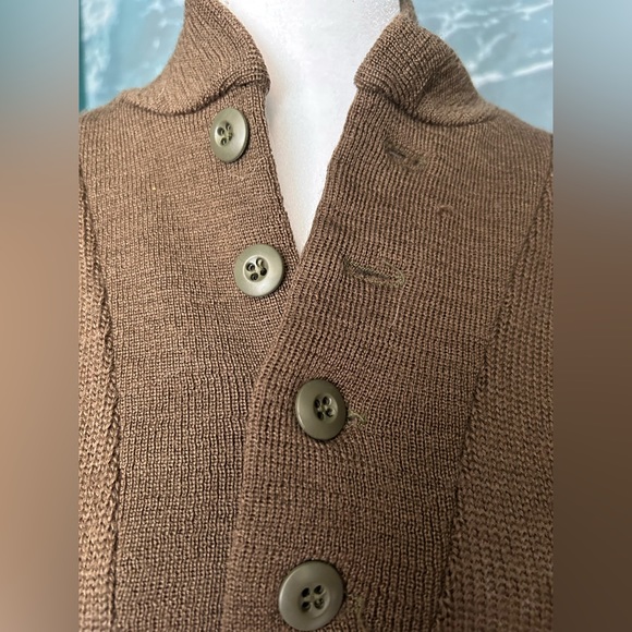 Brown button sweater - Picture 2 of 5